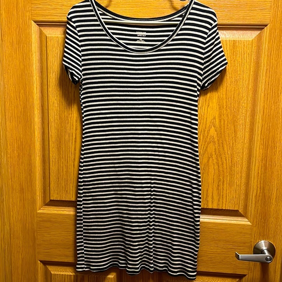 Mossimo Supply Co. Dresses & Skirts - Mossimo black and cream striped dress, size medium